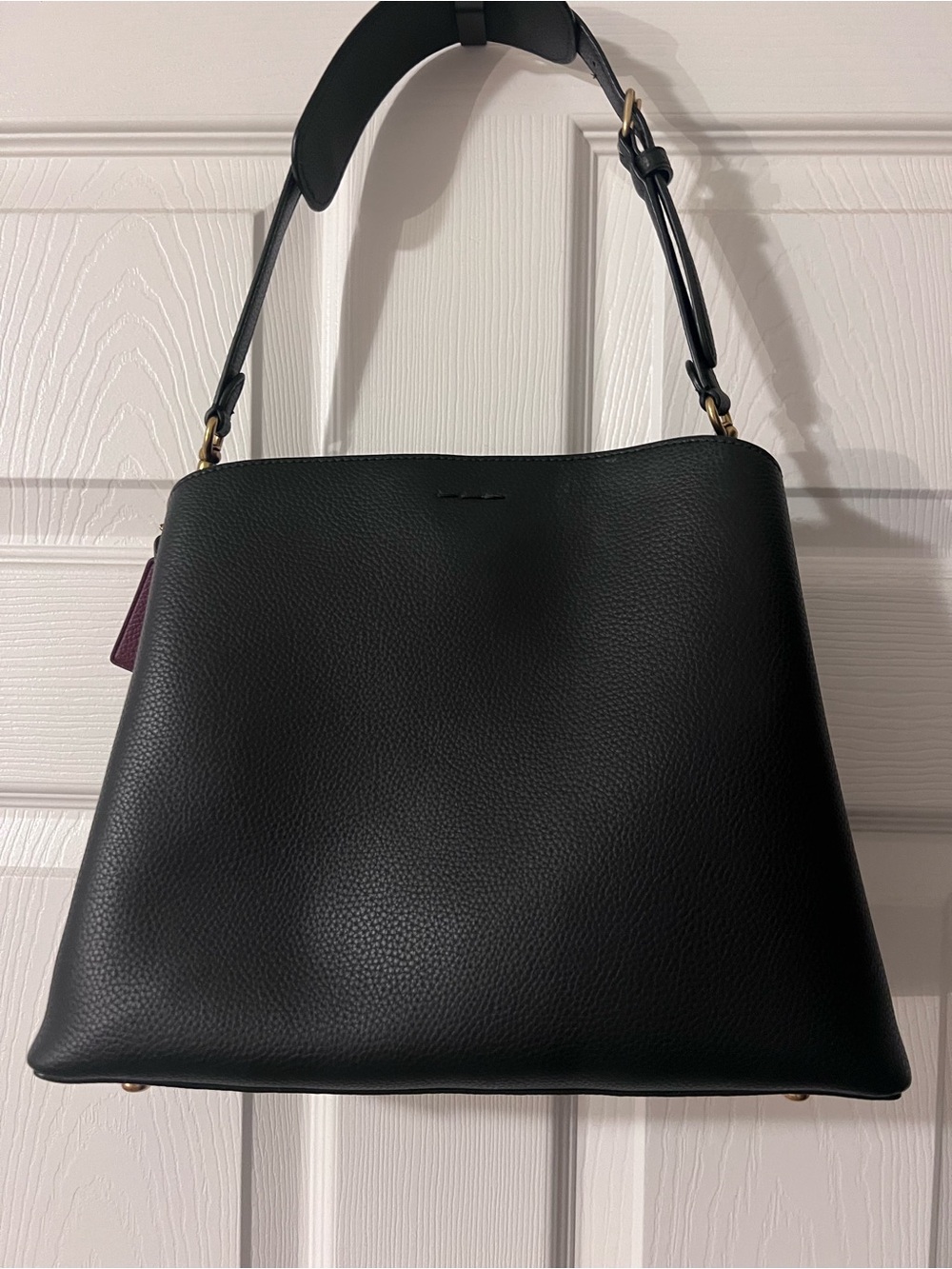 Coach Black Leather Shoulder Bag with Gold Turn-Lock - Picture 2 of 8